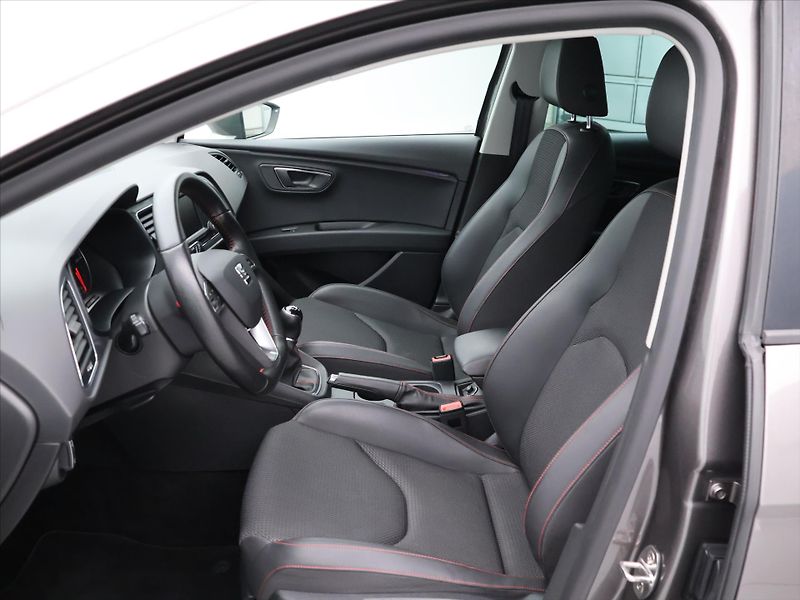Seat Leon 1,4 TSI 110kW FR Dynamic sr.kn - fotka 10 z 26