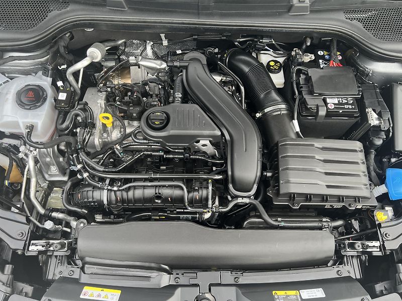 Škoda Kamiq 1.5TSi 110kw Top Selection ČR - fotka 38 z 45