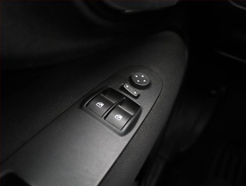 Fiat Punto (2013) 1.2, nová STK, udržované - fotka 11 z 14