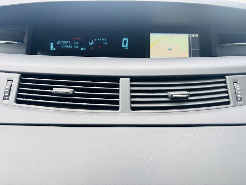 Renault Espace (2012) 2.0dci, 110kW, 7 míst - fotka 10 z 13
