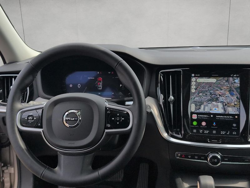 Volvo V60 B4 Plus Dark - fotka 13 z 27