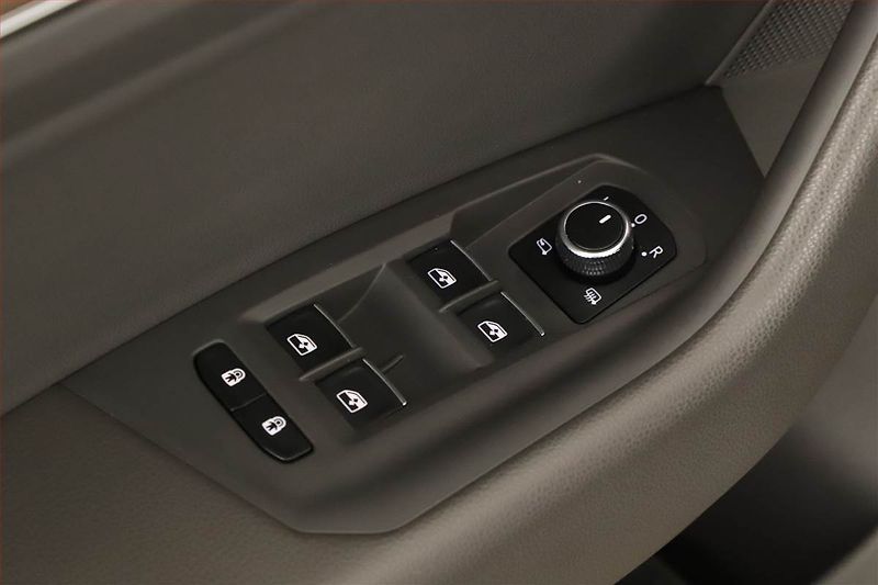Volkswagen Touareg (2019) 3.0 TDI - fotka 16 z 19