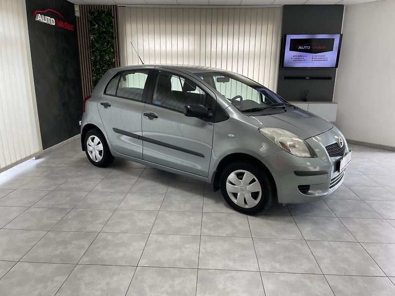 Toyota Yaris 1.0 i ČR 1.MAJ. AC  REZERVACE - fotka 2 z 22