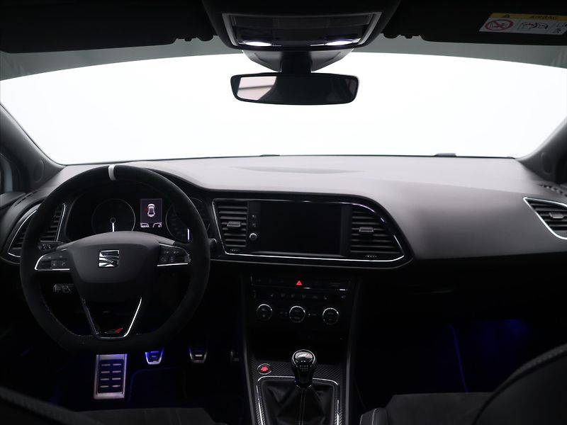 Seat Leon Cupra 2,0 TSI 221kW LED 1.Maj. - fotka 21 z 28