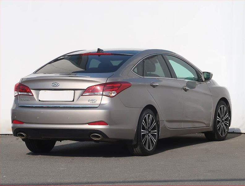 Hyundai i40 (2015) Premium 1.7 CRDi, Serv.kniha - fotka 5 z 21