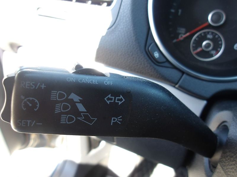 Volkswagen Golf 1,6TDi 77kW - fotka 15 z 26