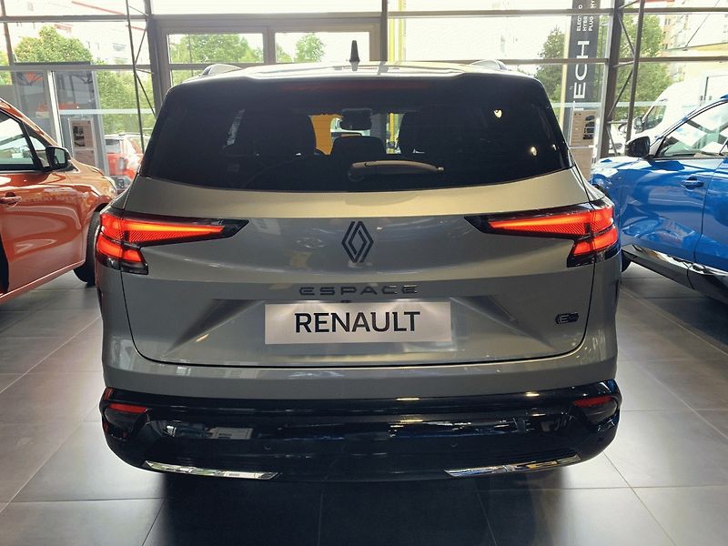 Renault Espace (2026) esprit Alpine full hybrid E-Te - fotka 8 z 22