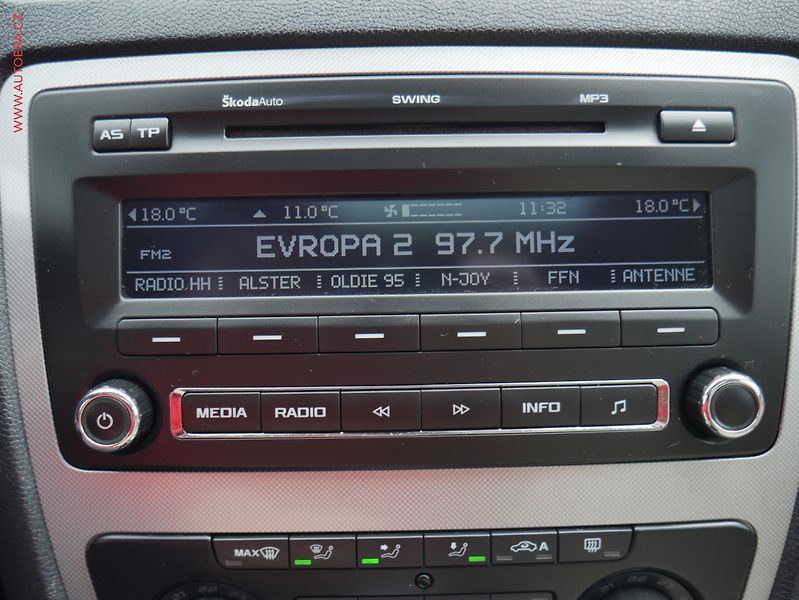 Škoda Octavia (2011) 1.6 TDi, Elegance, DSG - fotka 19 z 20