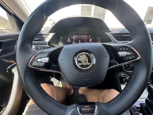 Škoda Superb (2022) Combi L&K DSG 4x4 2,0TDi 147kW - fotka 8 z 24
