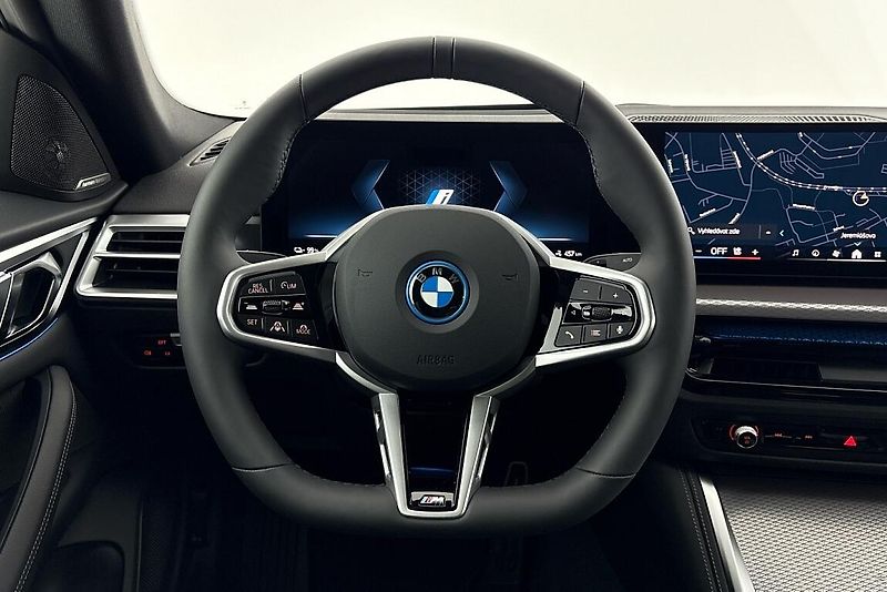 BMW i4 xDrive40 - fotka 9 z 19