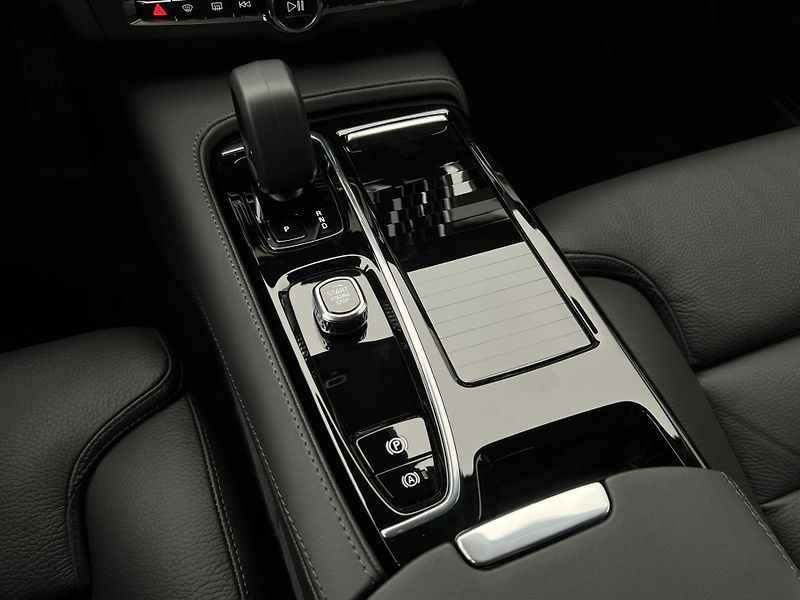 Volvo V90 T6 AWD RECHARGE PLUS REZERVACE - fotka 26 z 45