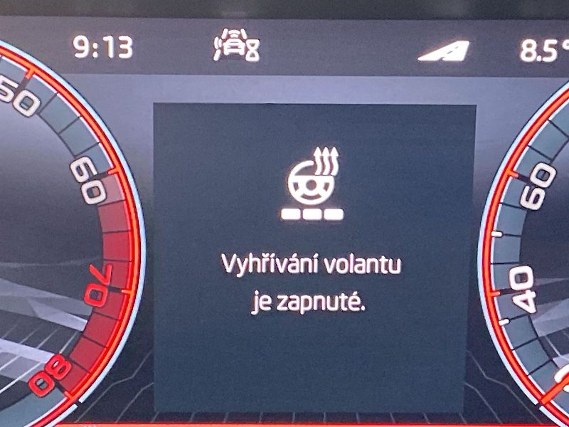 Škoda Kamiq (2023) 1.0 TSI DSG Monte Carlo - fotka 22 z 39