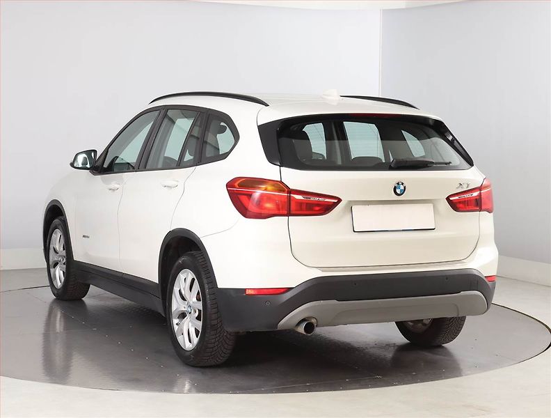 BMW X1 (2016) xDrive18d, 4X4, Automat, Navi - fotka 4 z 22
