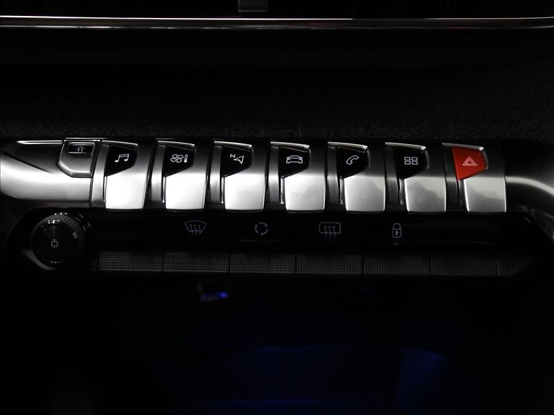Peugeot 5008 2,0 HDi 130kW AT GT-line 1.maj - fotka 19 z 22