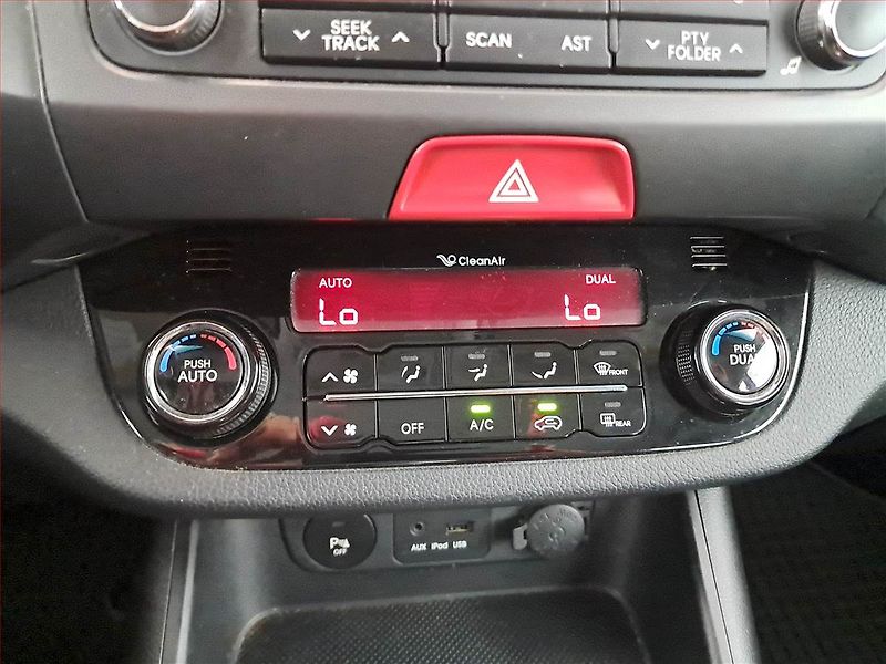 Kia Sportage (2010) 2.0 CRDi, 4X4, Serv.kniha - fotka 13 z 19