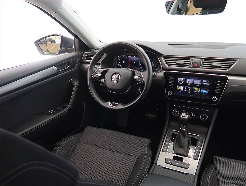 Škoda Superb (2023) Style 2.0 TDI, digi klima - fotka 7 z 29