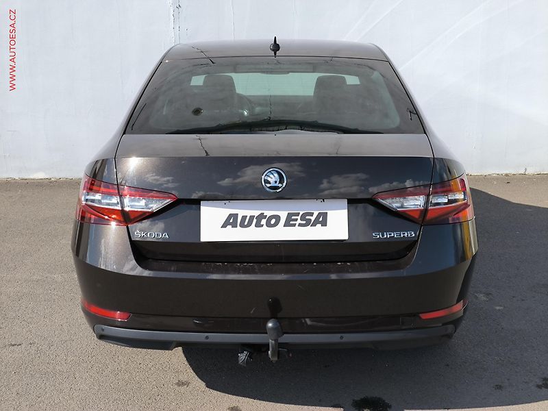 Škoda Superb (2015) 2.0 TDi, Style - fotka 5 z 17