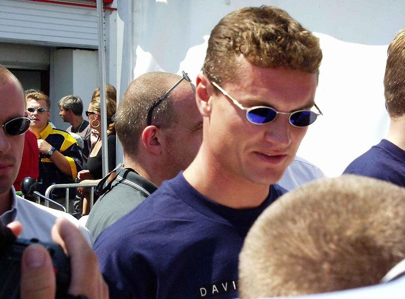David Coulthard se v červnu roku 1999 stal čestným patronem Autodromu Most. Na snímku je rpři setkání s fanoušky.