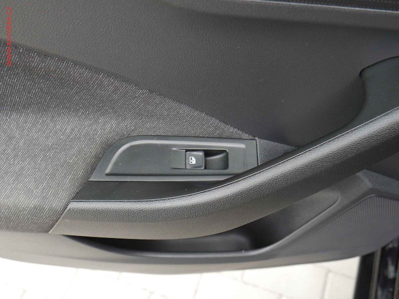 Škoda Scala (2023) 1.5 TSi, ČR, Style, LED - fotka 12 z 21