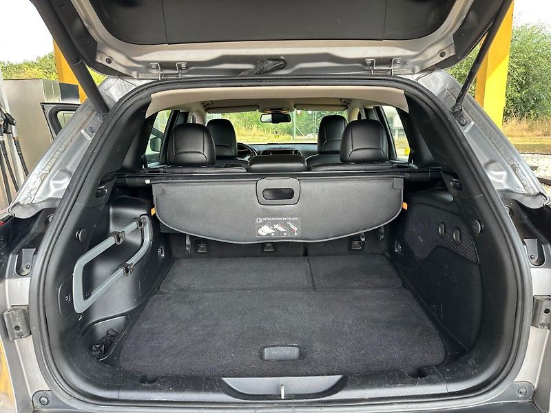 Jeep Cherokee (2017) 2.0D NAVI,VÝHŘEV SED, ČEŠTINA - fotka 17 z 17