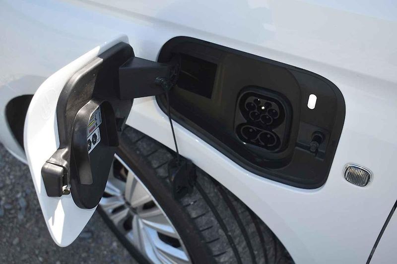 Volkswagen Caddy Cargo může mít dieselový, benzinový i plug-in hybridní pohon.