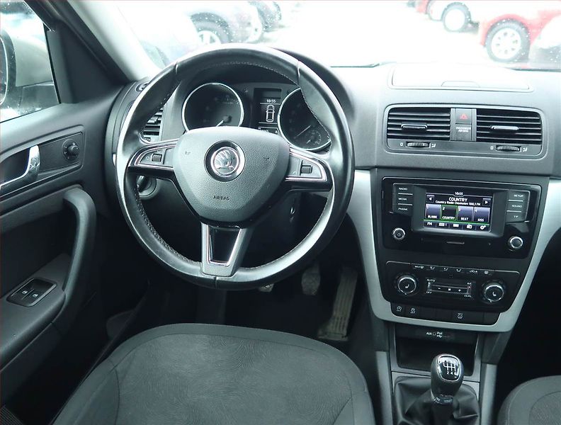 Škoda Yeti (2016) Ambition Plus 1.2 TSI - fotka 7 z 15