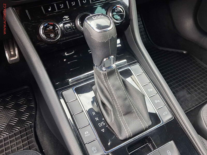 Škoda Superb (2019) 2.0 TDi, Sportline, DSG - fotka 17 z 21
