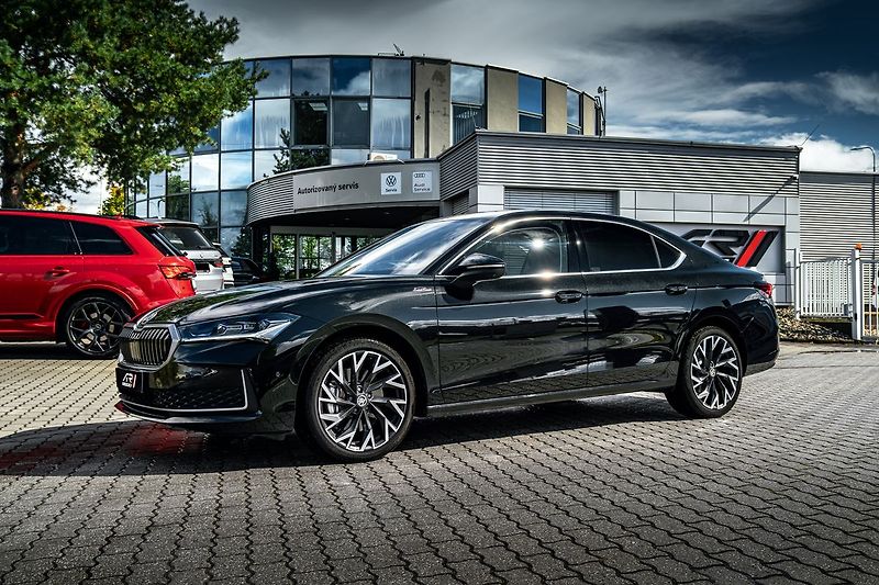 Škoda Superb 2,0TDI 142kW L&K 4x4 DSG masáž - fotka 23 z 23