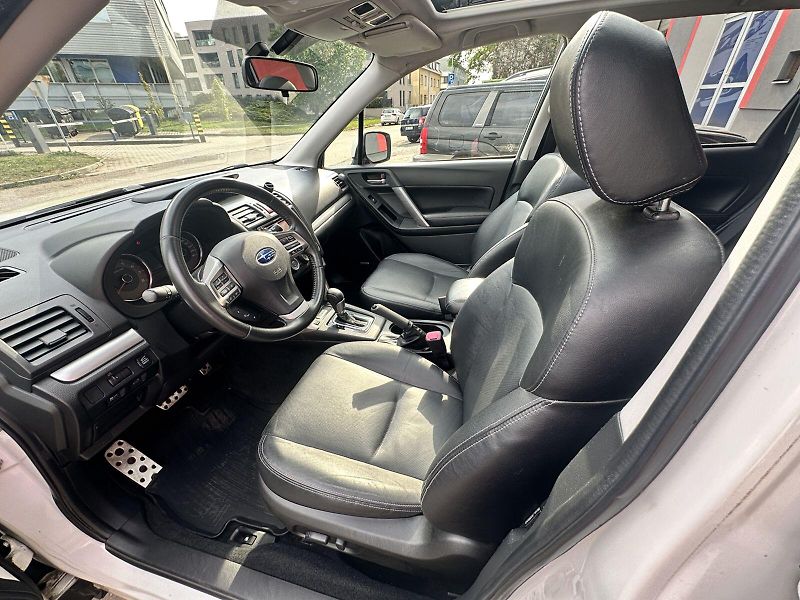 Subaru Forester (2013) 2.0XT Executive MY2013 - fotka 11 z 17