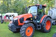 Traktor Kubota M-5 112.