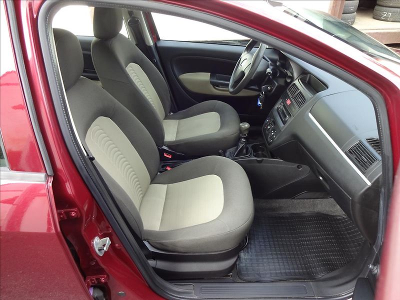 Fiat Linea 1,4i 57kW - fotka 27 z 40