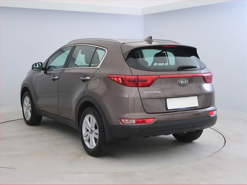 Kia Sportage (2017) 1.6 GDI, Serv.kniha, Navi - fotka 4 z 17