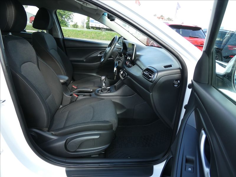 Hyundai i30 1,0 T-GDi 88kW Smart,ČR,naviga - fotka 24 z 43