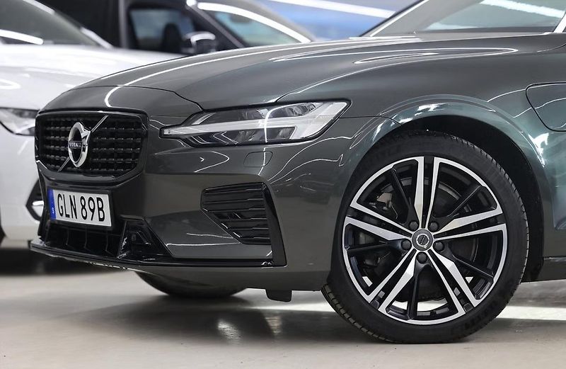 Volvo S60 Recharge T8 AWD R  Kam Tažné - fotka 2 z 19