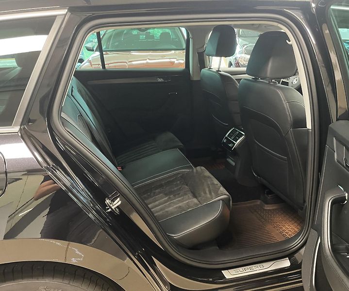 Škoda Superb 2.0 TDI, 110 KW, STYLE, DSG - fotka 12 z 31