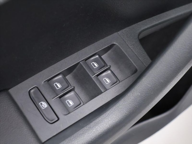 Škoda Octavia 1,4 TSI 103kW Elegance+ Xenon - fotka 14 z 32