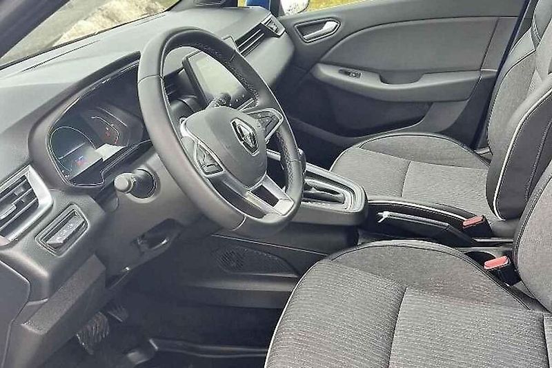 Renault Clio 1.6 E-Tech Hybrid.