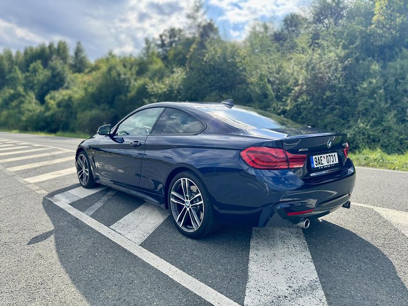 BMW Řada 4 (2017) BMW 440i xDrive Coupé F32 - fotka 6 z 27