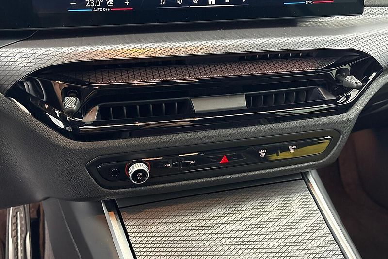BMW Řada 3 řady 3 | 330d xDrive - fotka 17 z 25