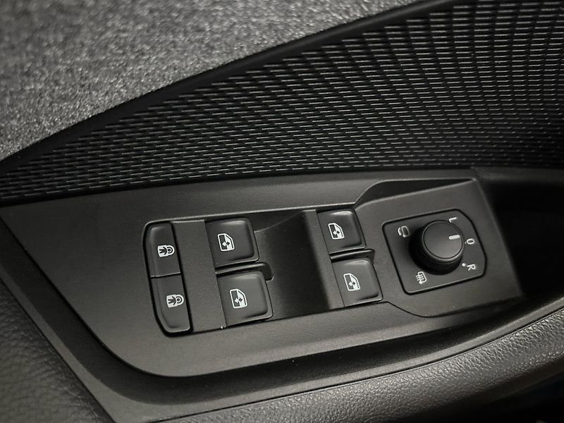 Škoda Octavia 1Maj.,ČR - fotka 21 z 29