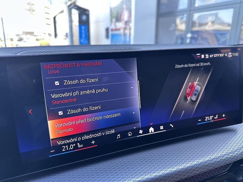 BMW Řada 3 320d xDrive M-Sport Touring - fotka 24 z 31