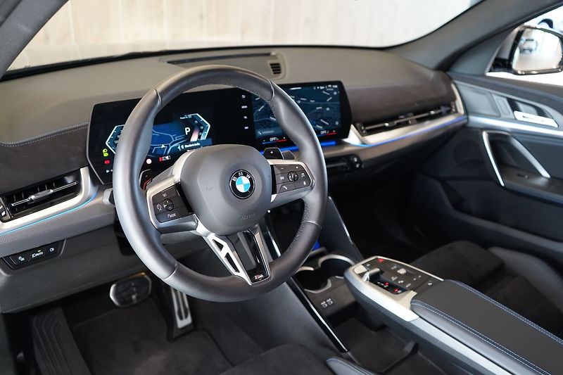 BMW X2 20i sDrive, M Paket - fotka 15 z 41