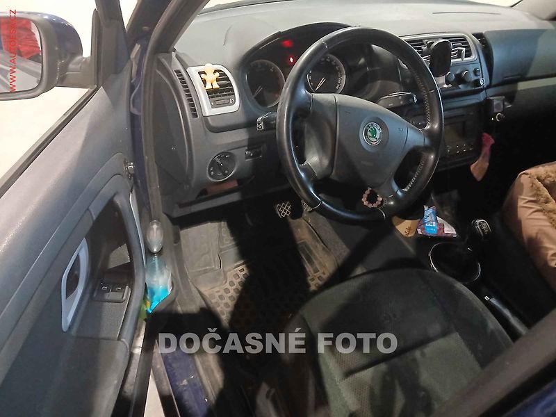 Škoda Fabia (2008) 1.4 TDi, ČR, AC, výhřev sed - fotka 3 z 3