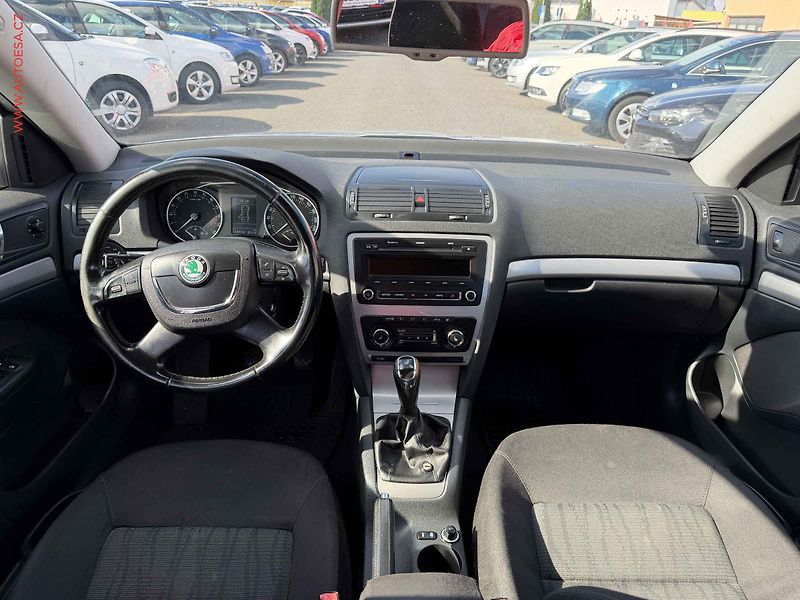Škoda Octavia (2012) 1.6 TDi, ČR, AC - fotka 8 z 15