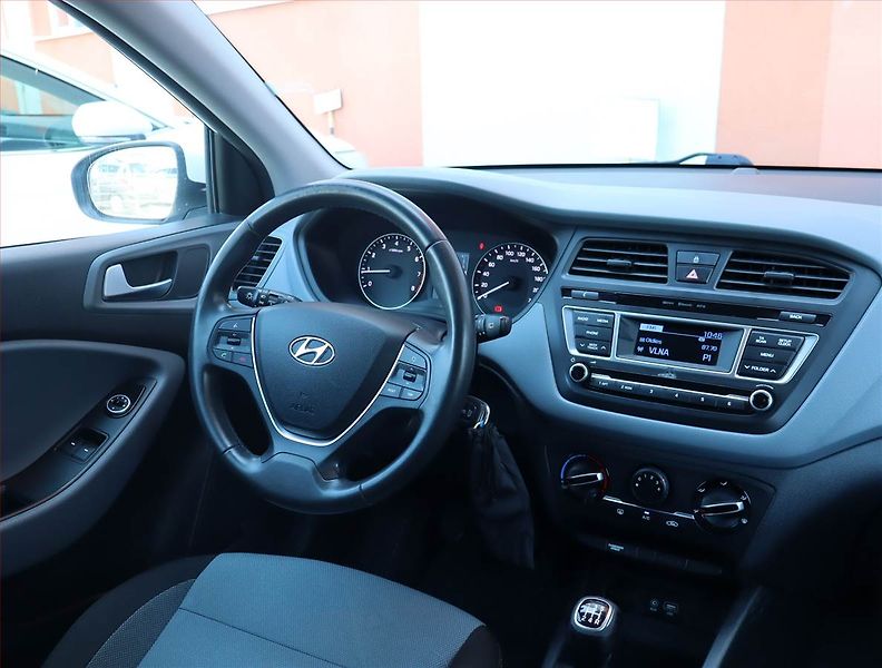 Hyundai i20 (2016) 1.2 - fotka 7 z 15