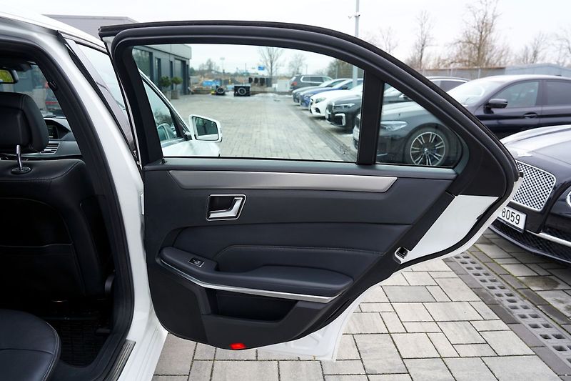 Mercedes-Benz Třídy E E 220d Avantgarde/kůže/AT/ČR - fotka 19 z 36