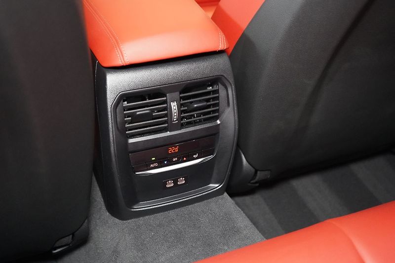 BMW M3 Competition M xDrive Touring - fotka 48 z 50