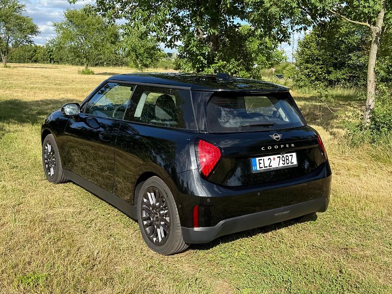 Mini Cooper (2024) New  - fotka 9 z 21