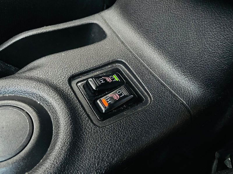 Mitsubishi Outlander 2.0i 1.MAJITEL KAMERA TAŽNÉ - fotka 37 z 43