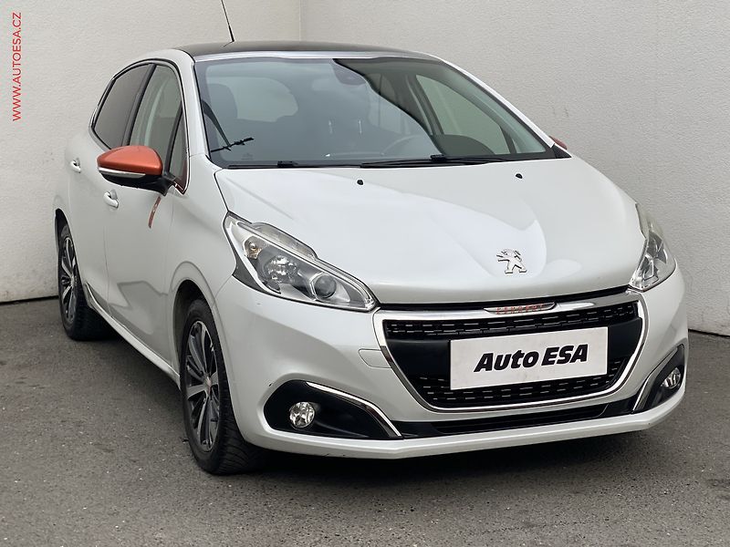 Peugeot 208 (2017) 1.2PT, Roland Garros, panor - fotka 1 z 17